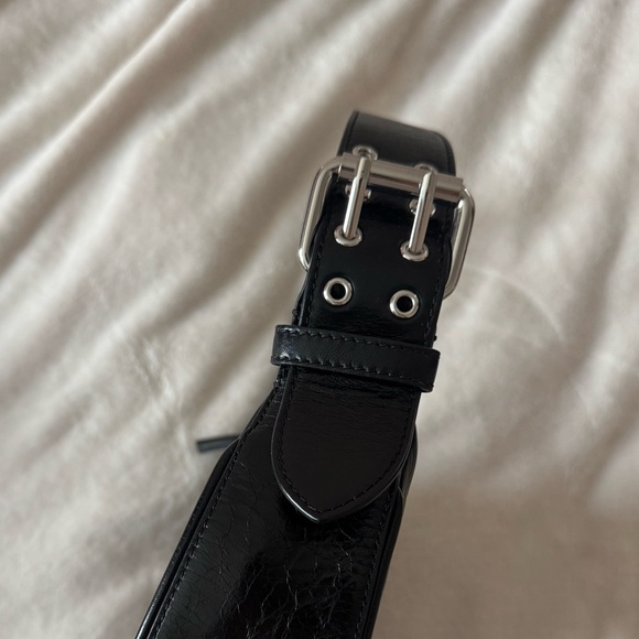 BY FAR SOHO BAG IN BLACK CREASED LEATHER